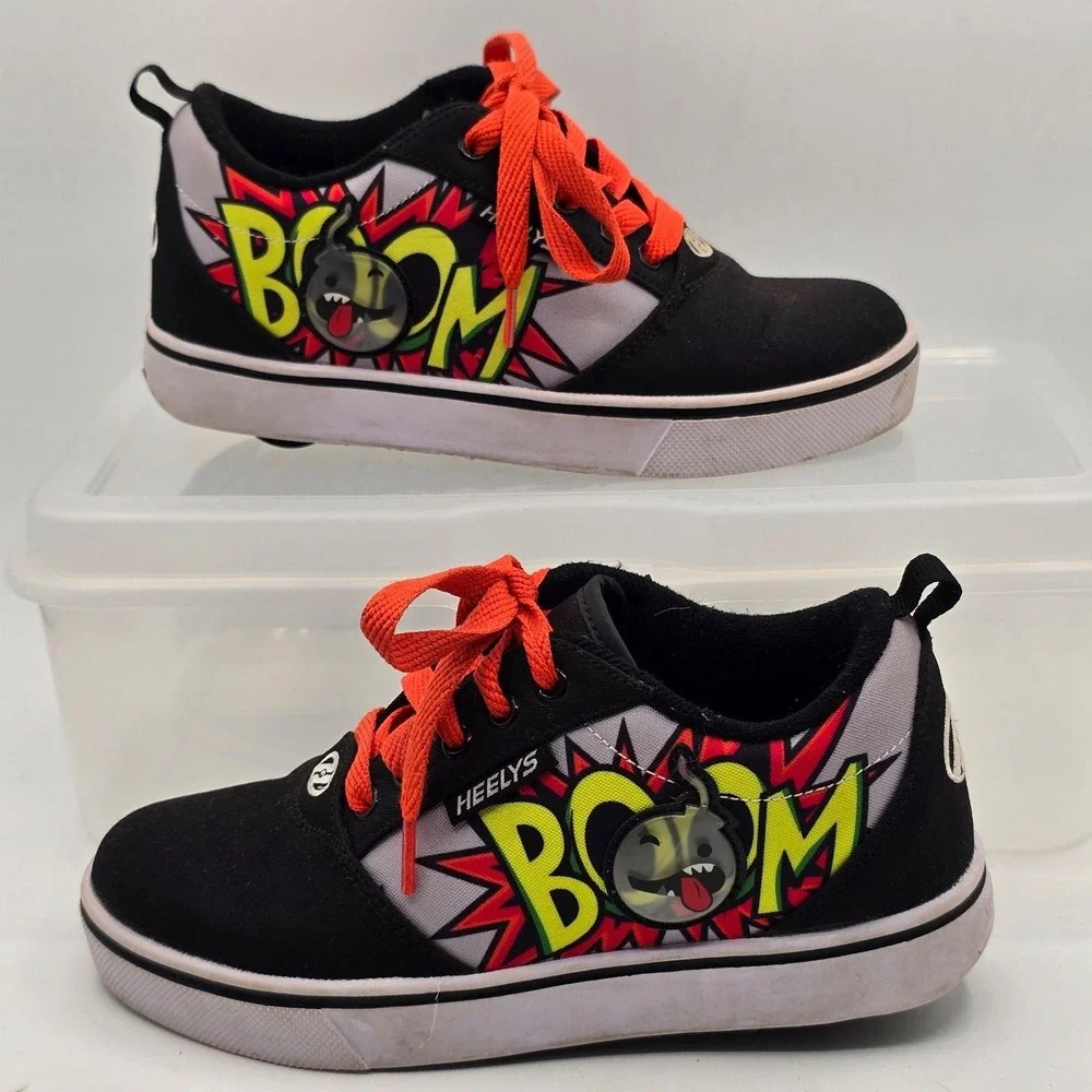 Heelys Pro 20 Prints Shoes Youth Kids Size 3 Black Boom Comic Wheel Sneakers